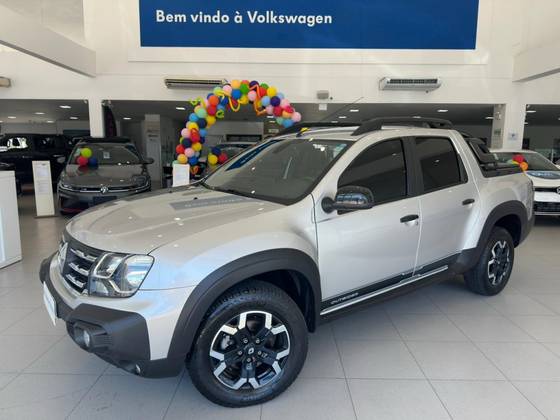 RENAULT OROCH 1.3 TCE FLEX OUTSIDER X-TRONIC RENAULT OROCH 1.3 TCE FLEX OUTSIDER X-TRONIC